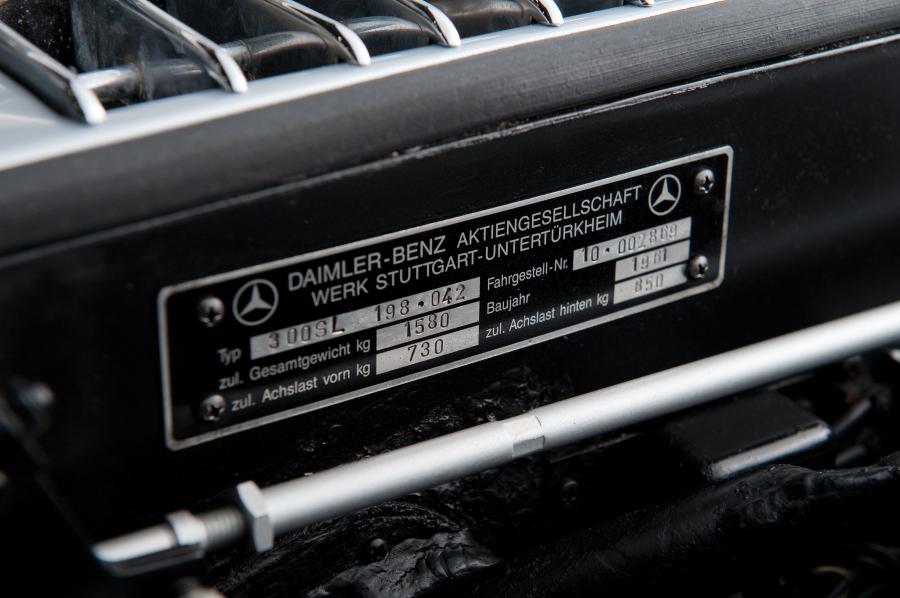  Mercedes-Benz 300 SL Roadster 1961 года  (фото 16 из 30)